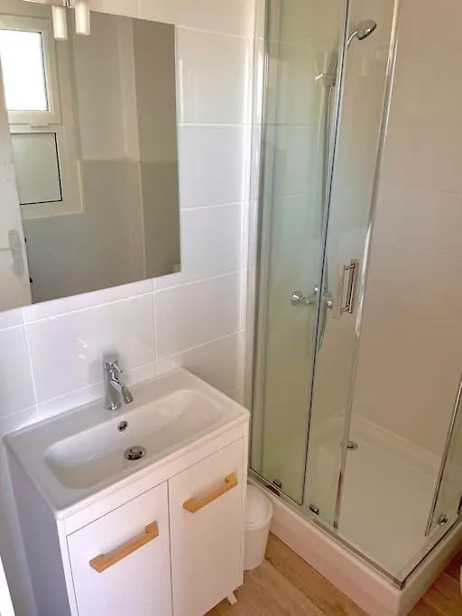 Appartement Studio Avec Vue Panoramique Mer Hippodrome Cagnes-sur-Mer